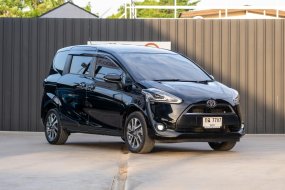 2017 Toyota Sienta 1.5 V รถตู้/MPV 